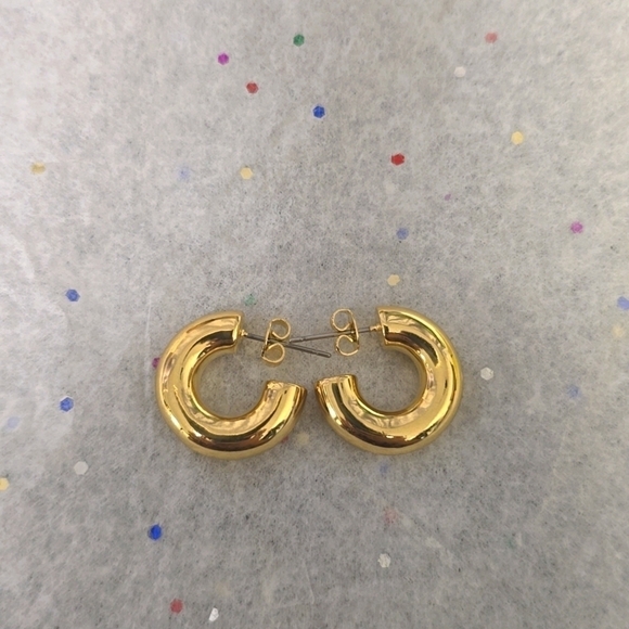 18K Gold Plated Stainless Steel Chunky C Donut Earring - Picture 2 of 2